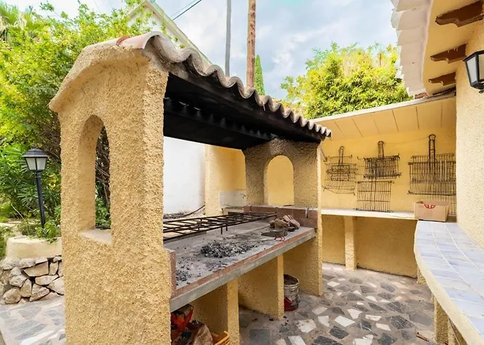 Apartment Detached House Big Terrace, Few Steps Away From The Beach, Paddel, Golf, Bbq