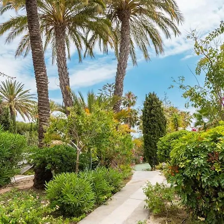 公寓 Detached House Big Terrace, Few Steps Away From The Beach, Paddel, Golf, Bbq *